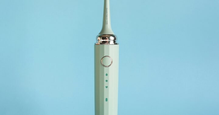 Experience a Brighter Smile: The Oral-B IO Deep Clean Whiten Rechargeable Electric Toothbrush